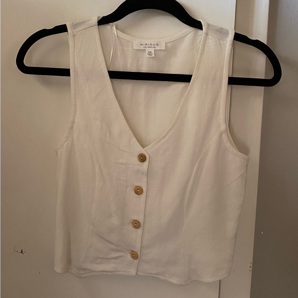 Kirious LA Cream Sleeveless Button-Front Blouse